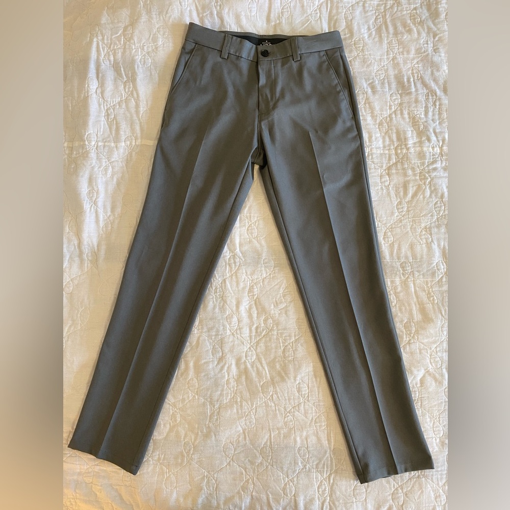 Men’s 28x30 Gray Dress Pants Haggar H26